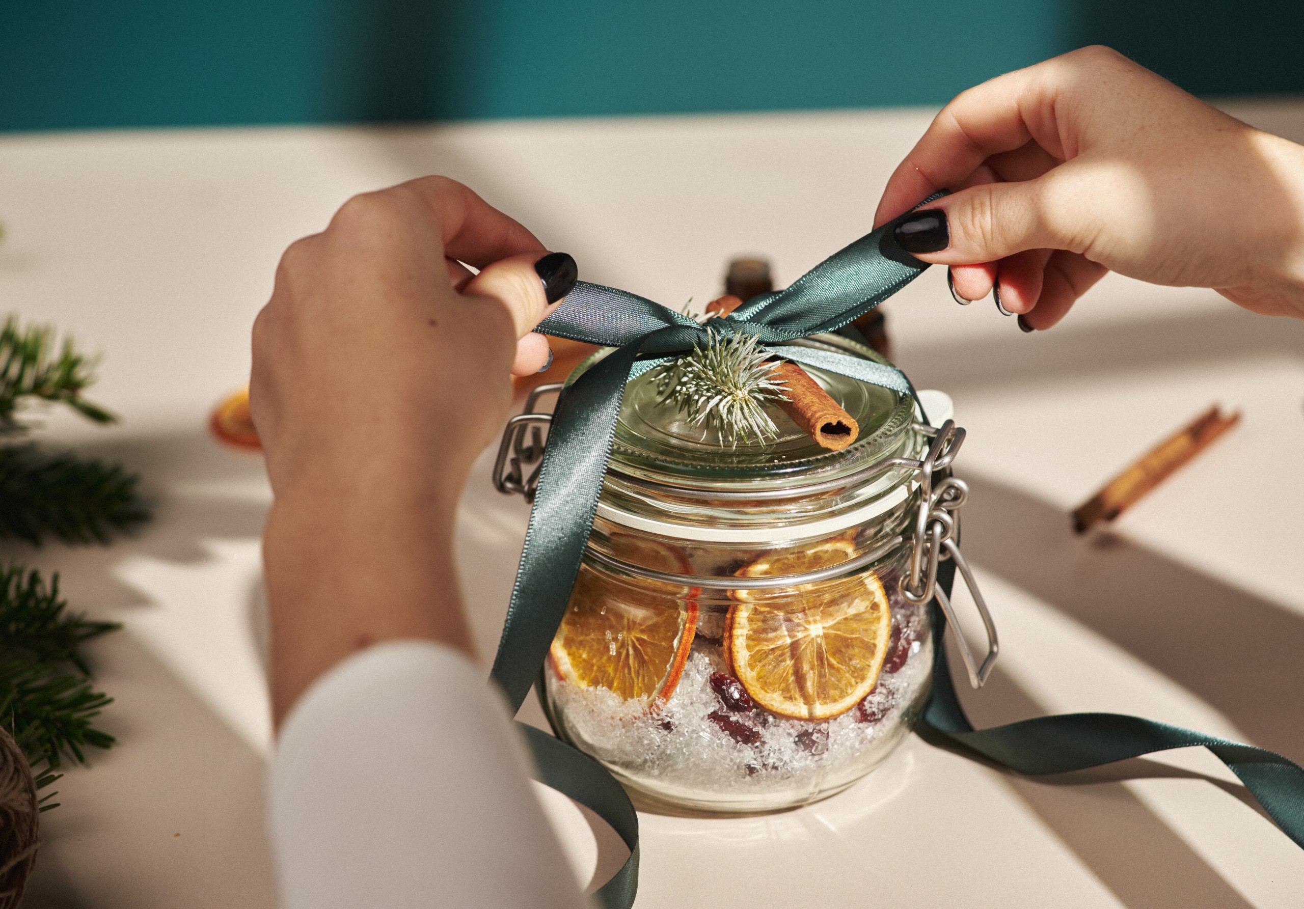 Weihnachtliches DIY: Cranberry-Orangen-Badesalz - Weberzeile