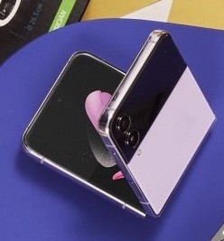 Samsung Galaxy Z Flip Smartphone